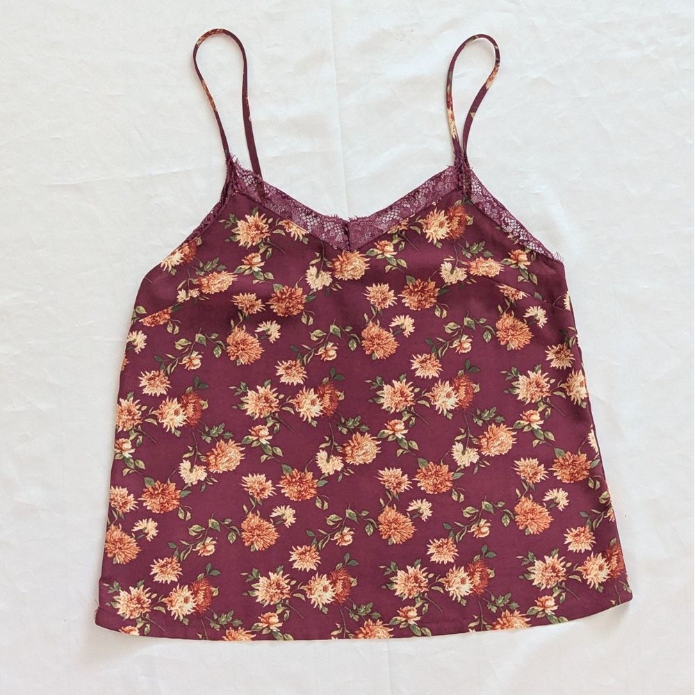 Forever 21 Women's Spaghetti Strap Cami Tank‎ Top Red Floral Small